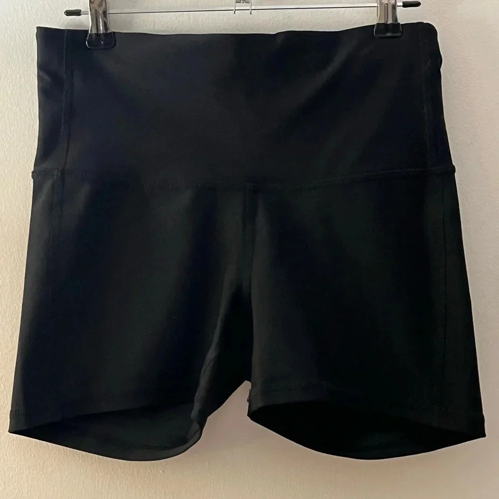 Xersion quick dry High Rise 3.5” Short size Small - Picture 5 of 9